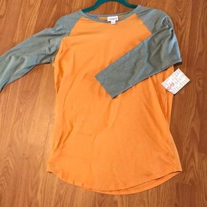 NWT LuLaRoe Randy Tee Size Small